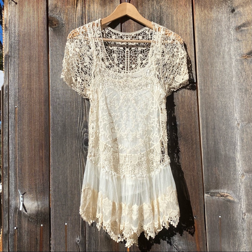 Sundance Catalog lace top with camisole; size small